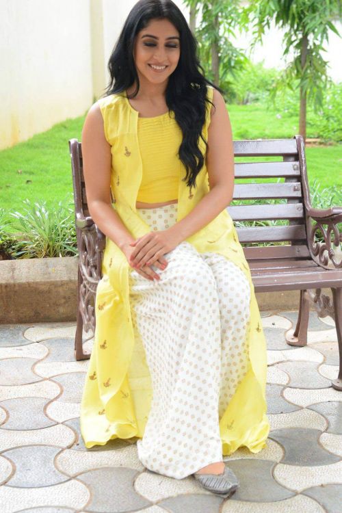 Regina Cassandra at Jyo Achyutananda Success Meet Photos 2