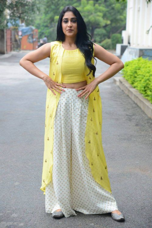 Regina Cassandra at Jyo Achyutananda Success Meet Photos 5