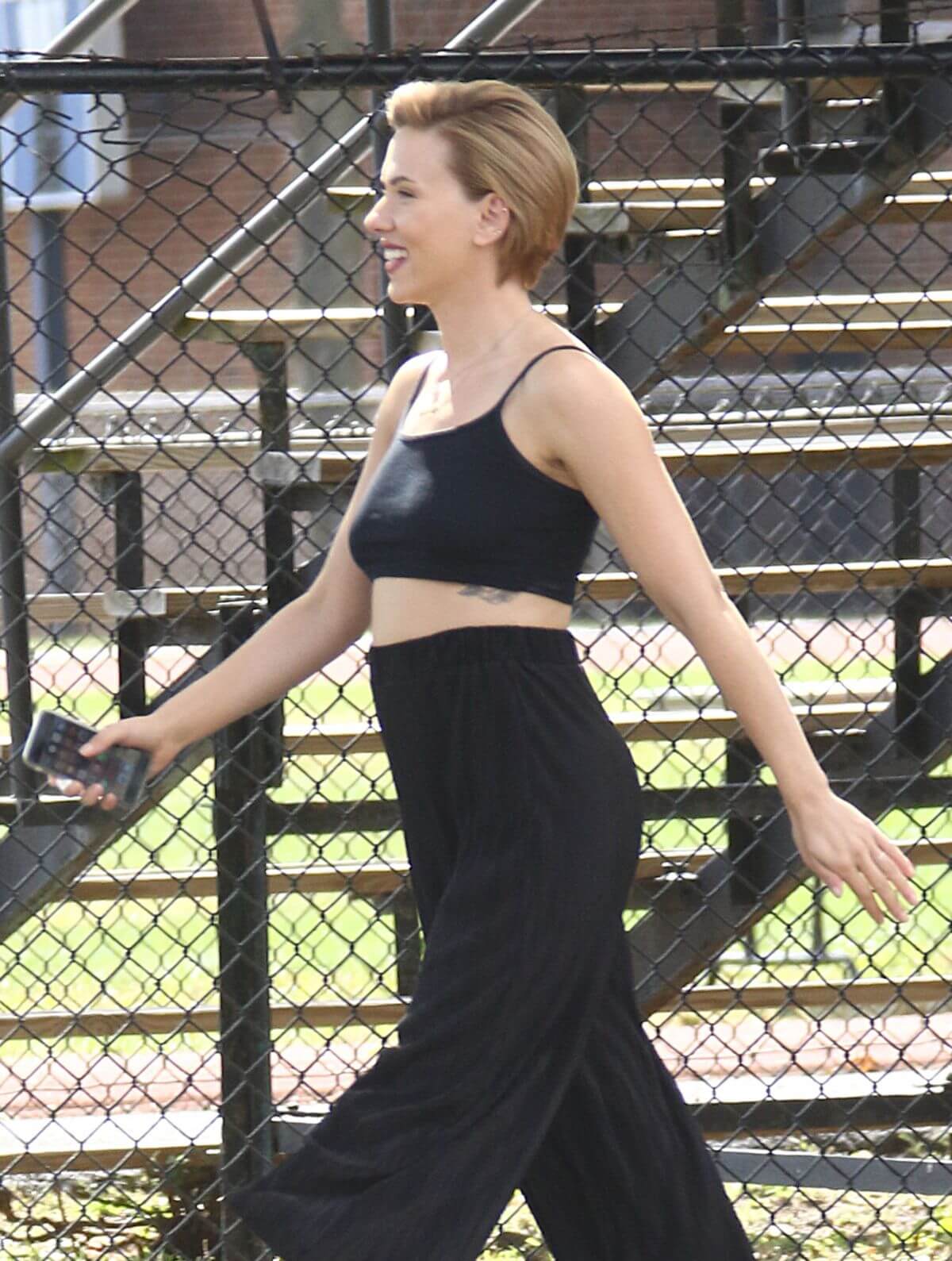 Scarlett Johansson Stills Out in New York