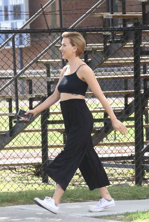 Scarlett Johansson Stills Out in New York 2