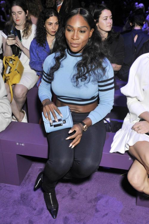 Serena Williams Stills at Versace Fashion Show at Milan Fashion Week 3