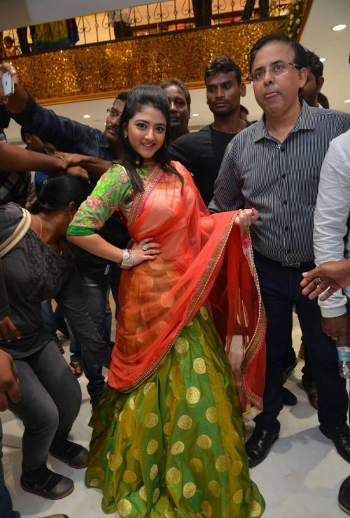 Shriya Sharma at Kalamandir 25 Store Launch Photos 2