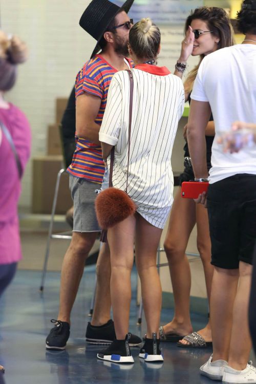 Sofia Richie Leaving Mauro