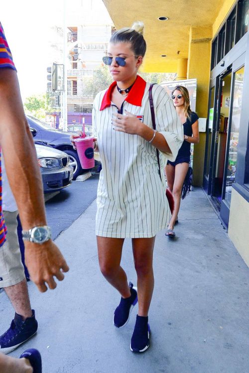 Sofia Richie Leaving Mauro