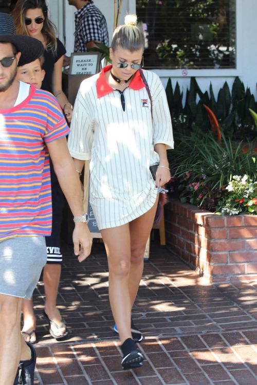 Sofia Richie Leaving Mauro