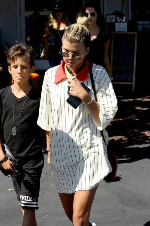 Sofia Richie Leaving Mauro
