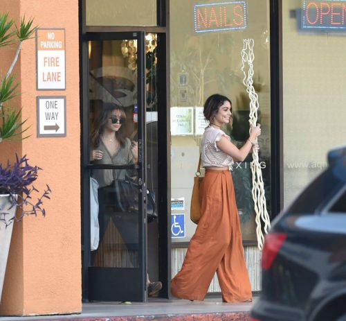 Vanessa and Stella Hudgens Stills Leaves Michaels and Aq Nail Salon in Los Angeles 2