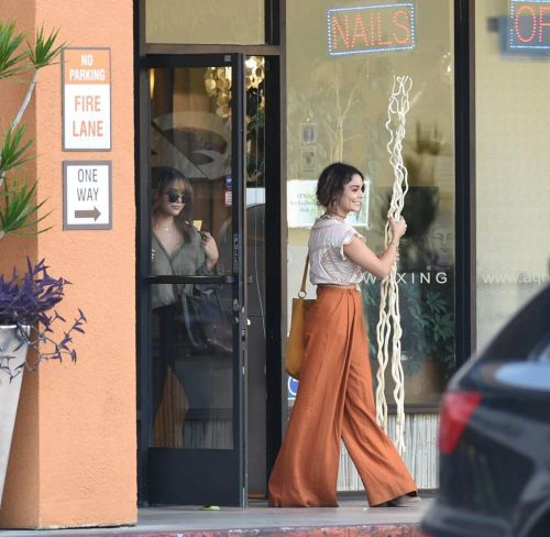 Vanessa and Stella Hudgens Stills Leaves Michaels and Aq Nail Salon in Los Angeles 3