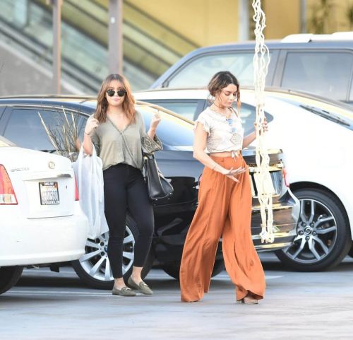 Vanessa and Stella Hudgens Stills Leaves Michaels and Aq Nail Salon in Los Angeles 16