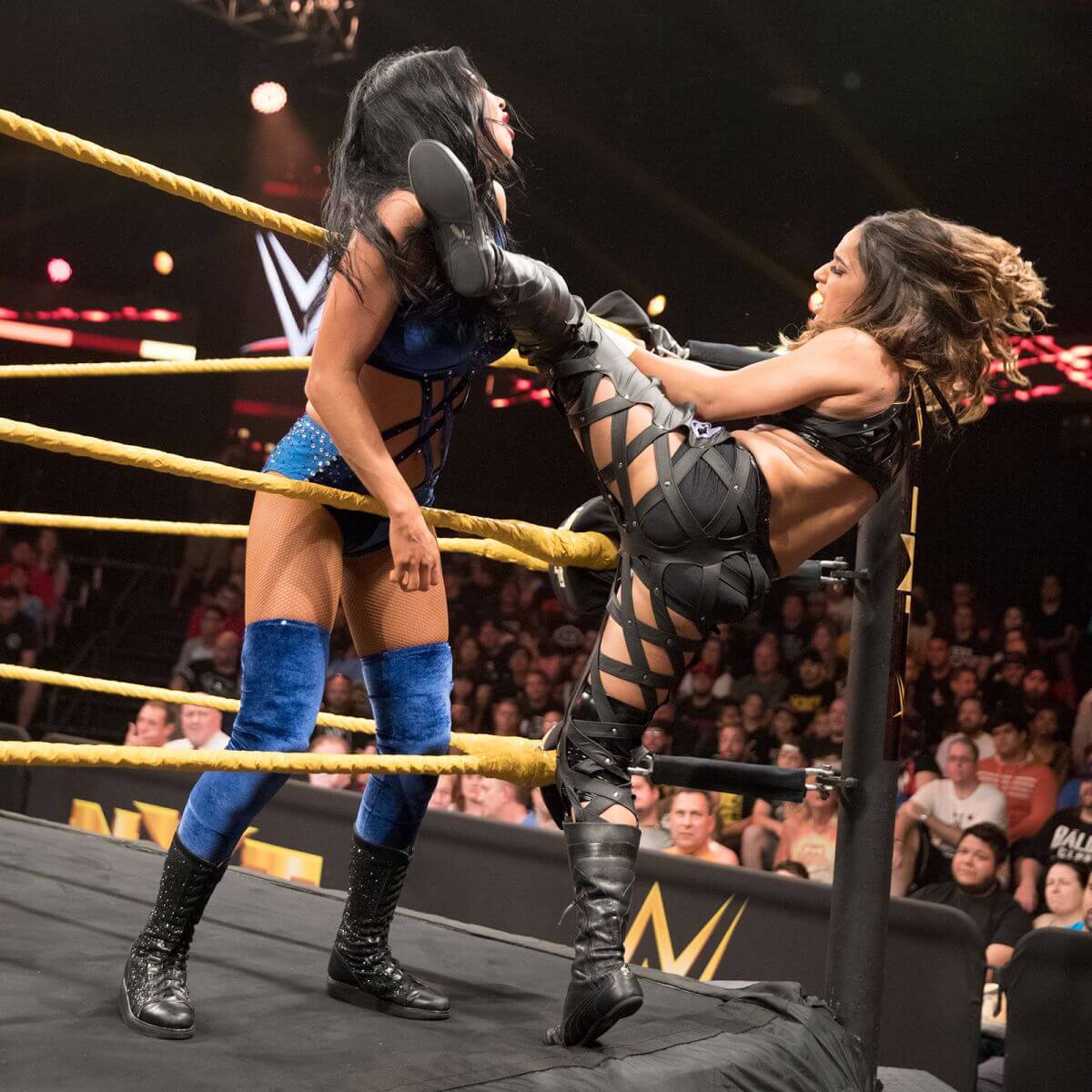 WWE NXT : Billie Kay def. Aliyah - 21/09/2016