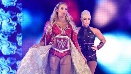 WWE Raw : Sasha Banks & Becky Lynch def. WWE Women Champion Charlotte & Dana Brooke 2