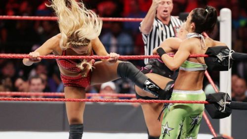 WWE Raw : Sasha Banks & Becky Lynch def. WWE Women Champion Charlotte & Dana Brooke 6