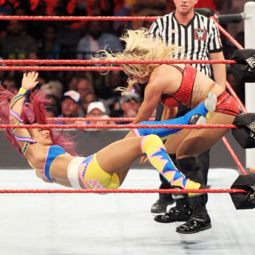 WWE Raw : Sasha Banks & Becky Lynch def. WWE Women Champion Charlotte & Dana Brooke 24