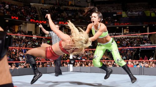 WWE Raw : Sasha Banks & Becky Lynch def. WWE Women Champion Charlotte & Dana Brooke 26