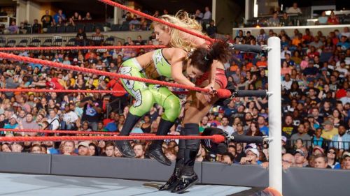 WWE Raw : Sasha Banks & Becky Lynch def. WWE Women Champion Charlotte & Dana Brooke 7