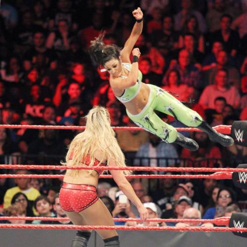WWE Raw : Sasha Banks & Becky Lynch def. WWE Women Champion Charlotte & Dana Brooke 8