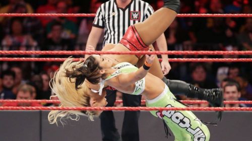 WWE Raw : Sasha Banks & Becky Lynch def. WWE Women Champion Charlotte & Dana Brooke 12