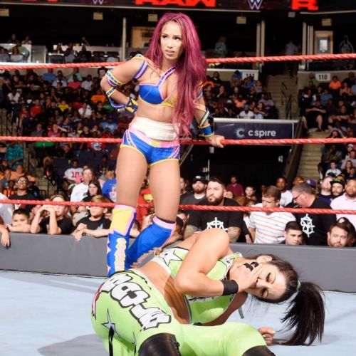 WWE Raw : Sasha Banks & Becky Lynch def. WWE Women Champion Charlotte & Dana Brooke 13