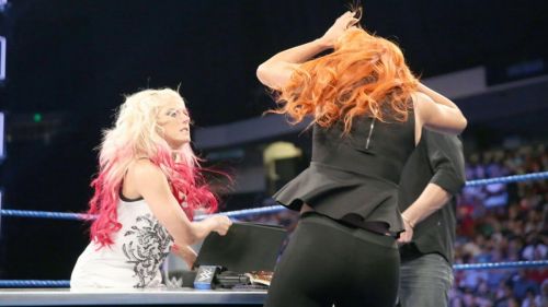 WWE SmackDown Live : Becky Lynch and Alexa Bliss - 20/09/2016 19