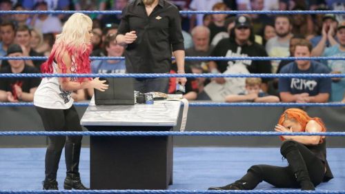 WWE SmackDown Live : Becky Lynch and Alexa Bliss - 20/09/2016