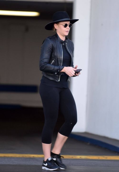 Abbie Cornish Stills Out and About in Beverly Hills Photos 3
