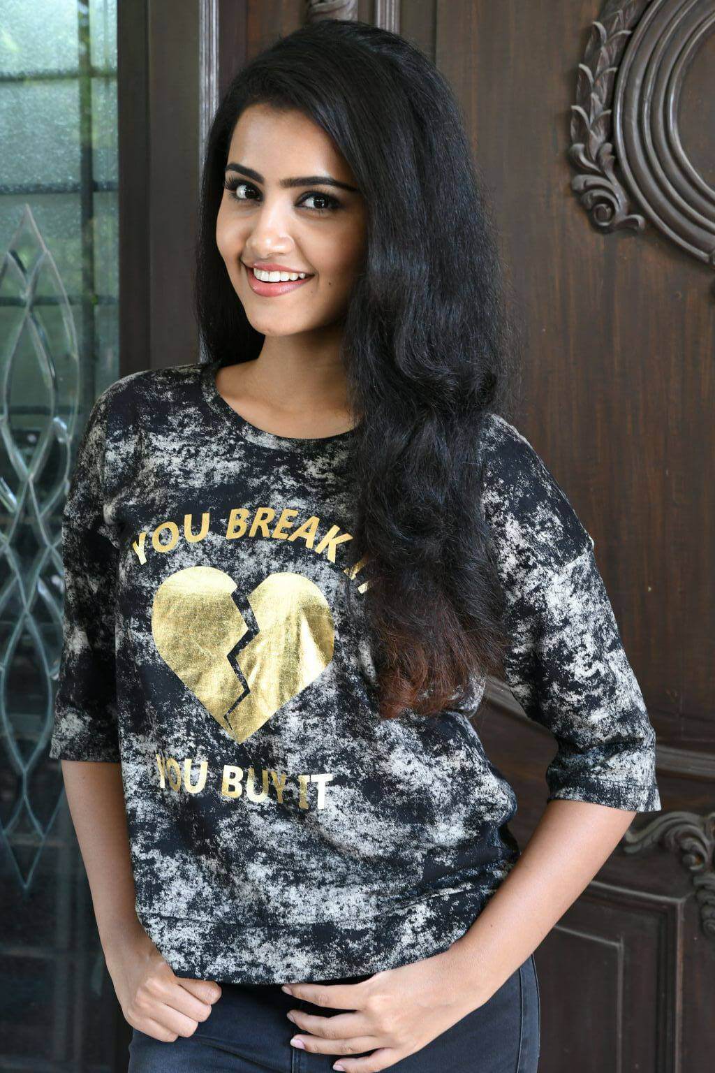 Anupama Parameswaran at Eedu Premam Interview Photos