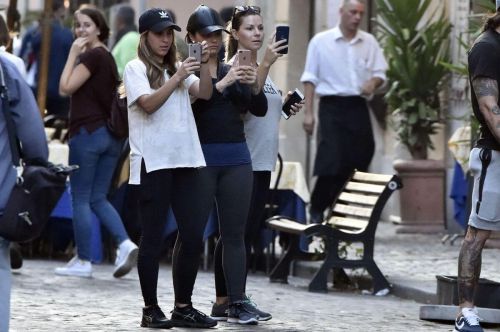 Demi Lovato Stills Out and About in Rome Photos 5