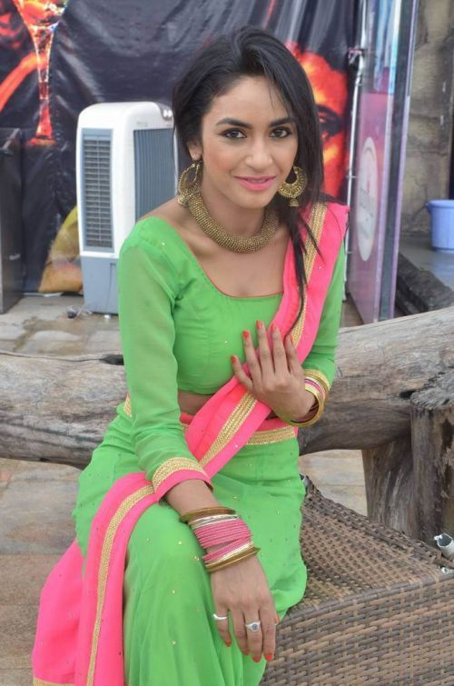 Pooja Sri at Dandiya Navrang Utsav 2016 Curtain Raiser Photos 4