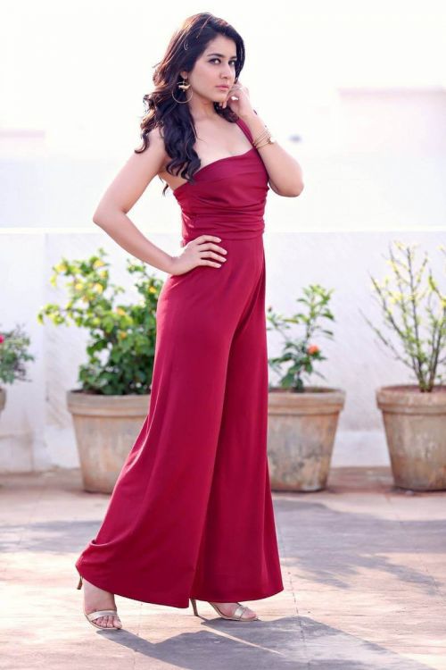 Rashi Khanna Hot Photos in Maroon Dress 5