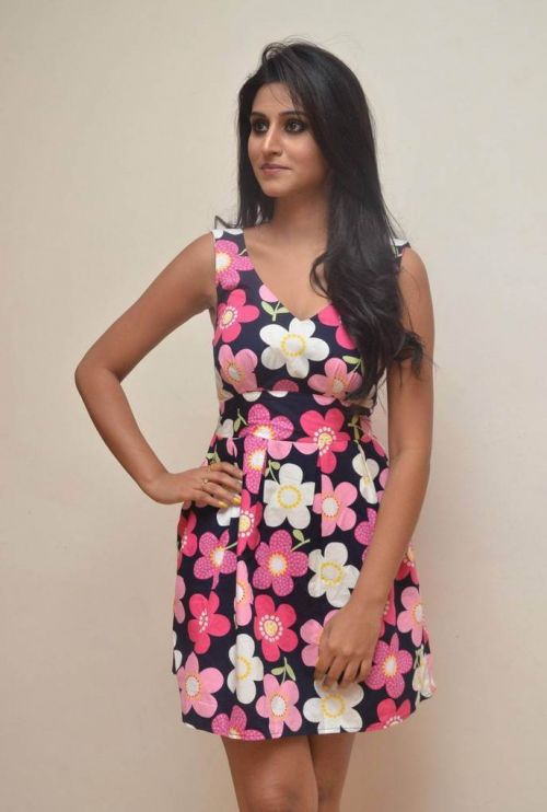 Shamili Sounderajan Hot Photoshoot in Floral Skirt 10