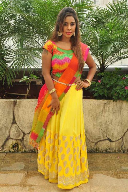 Srilekha Reddy Hot Photoshoot in Yellow Half Saree 6