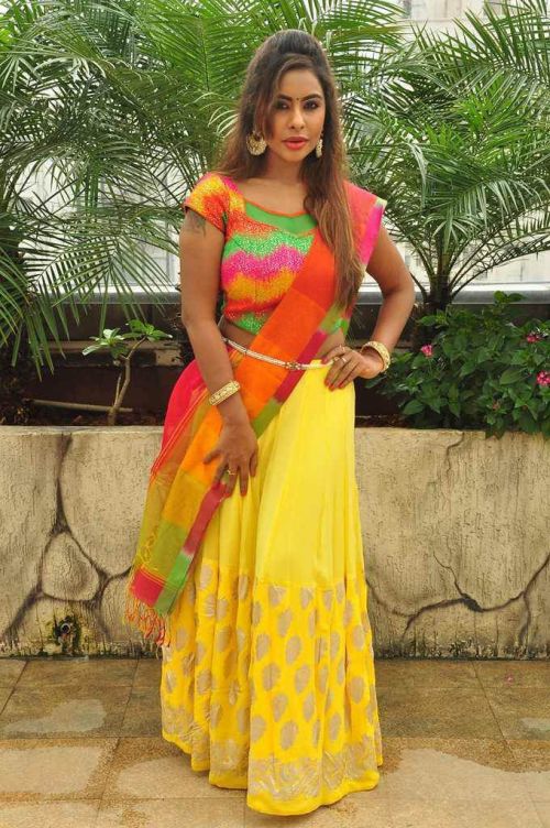 Srilekha Reddy Hot Photoshoot in Yellow Half Saree 8