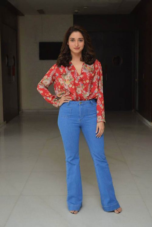 Vishal Okkadochadu Movie Press Meet Photos 4