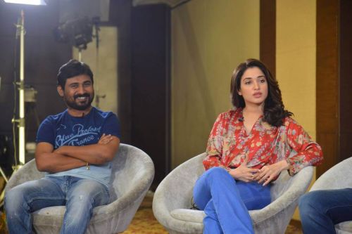 Vishal Okkadochadu Movie Press Meet Photos 9