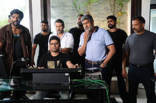 Vishal Okkadochadu Telugu Movie Photos 15
