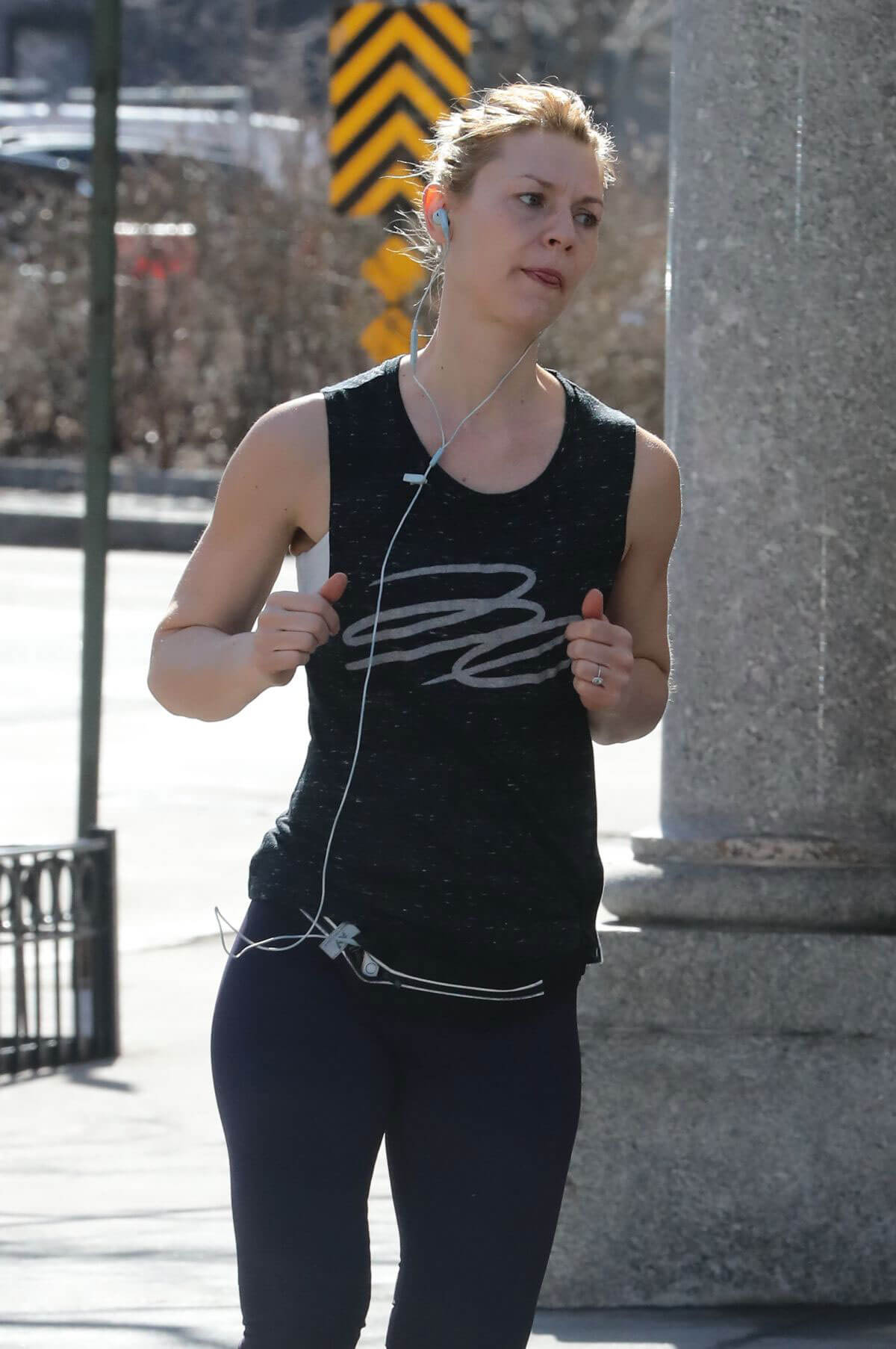 Claire Danes Stills Out Jogging in New York