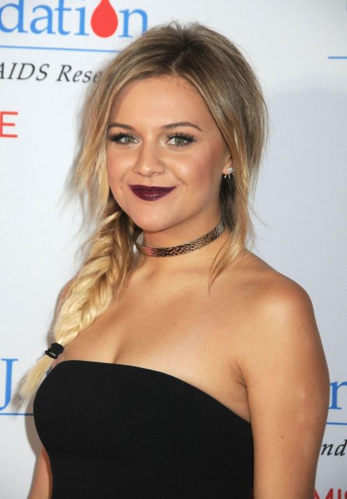 Kelsea Ballerini Stills at 9th Annual Nashville Honors Gala in Nashville