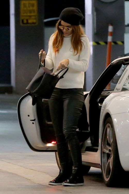 Maria Menounos Stills at Boa Steakhouse in Beverly Hills 2