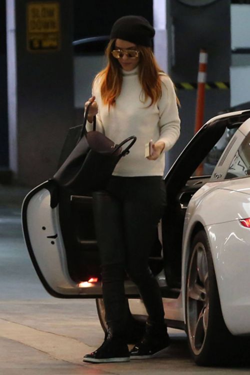 Maria Menounos Stills at Boa Steakhouse in Beverly Hills 4