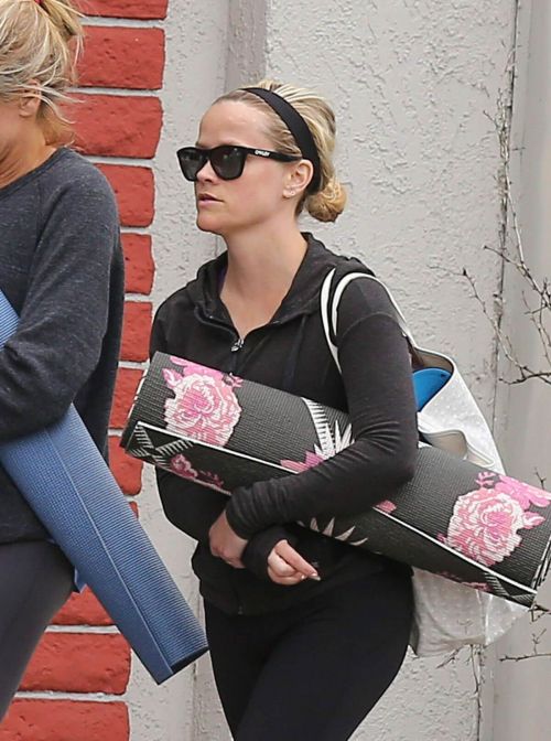 Reese Witherspoon Stills Leaves Yoga Class in Beverly Hills 2