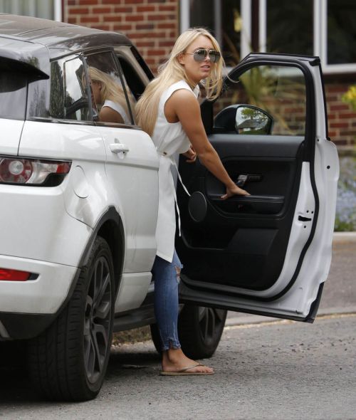 Amber Turner Stills Out and About in London 10