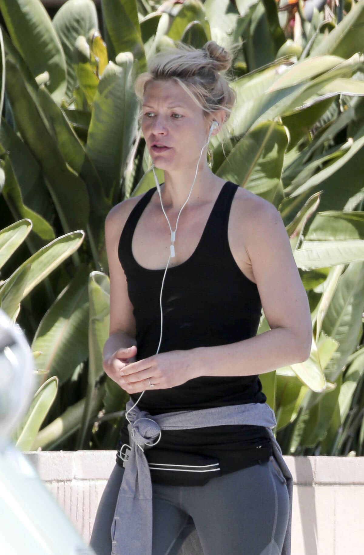 Claire Danes Stills Leaves a Gym in Los Angeles