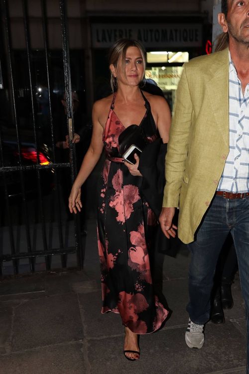 Jennifer Aniston Stills at Verjus Restaurant in Paris 3
