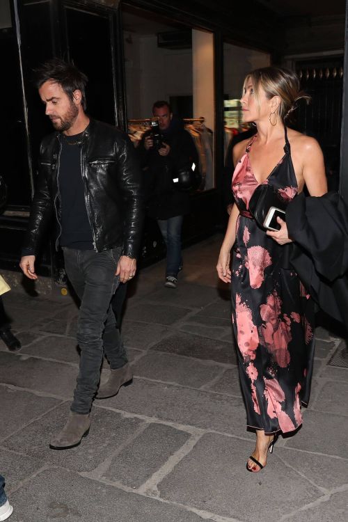 Jennifer Aniston Stills at Verjus Restaurant in Paris 4