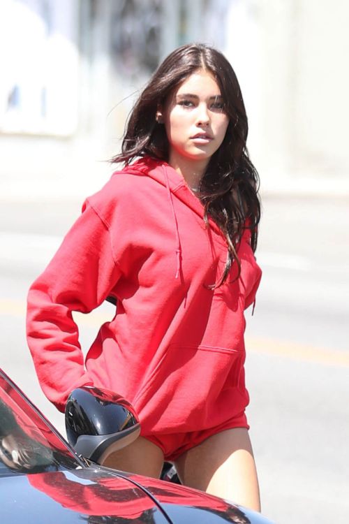 Madison Beer Stills at a Tanning Salon in Los Angeles 1