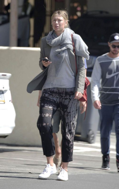 Maria Sharapova Stills Out for Lunch in Los Angeles 2
