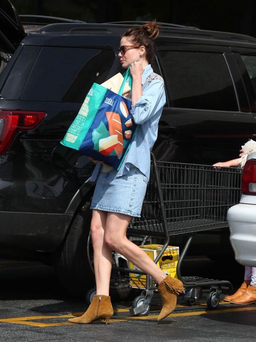 Michelle Monaghan Stills Out Shopping in Los Angeles 1