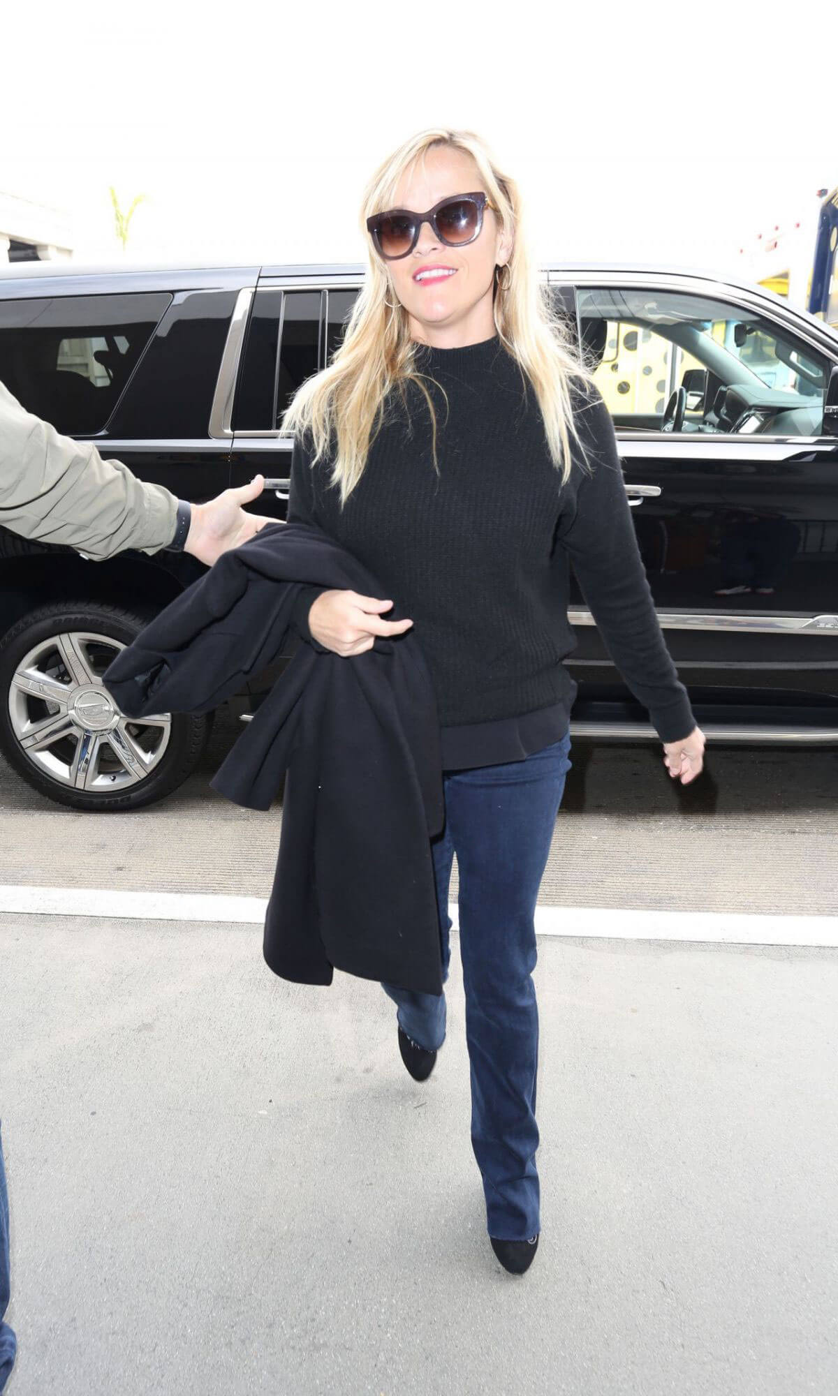 Reese Witherspoon Stills at LAX Airport in Los Angeles