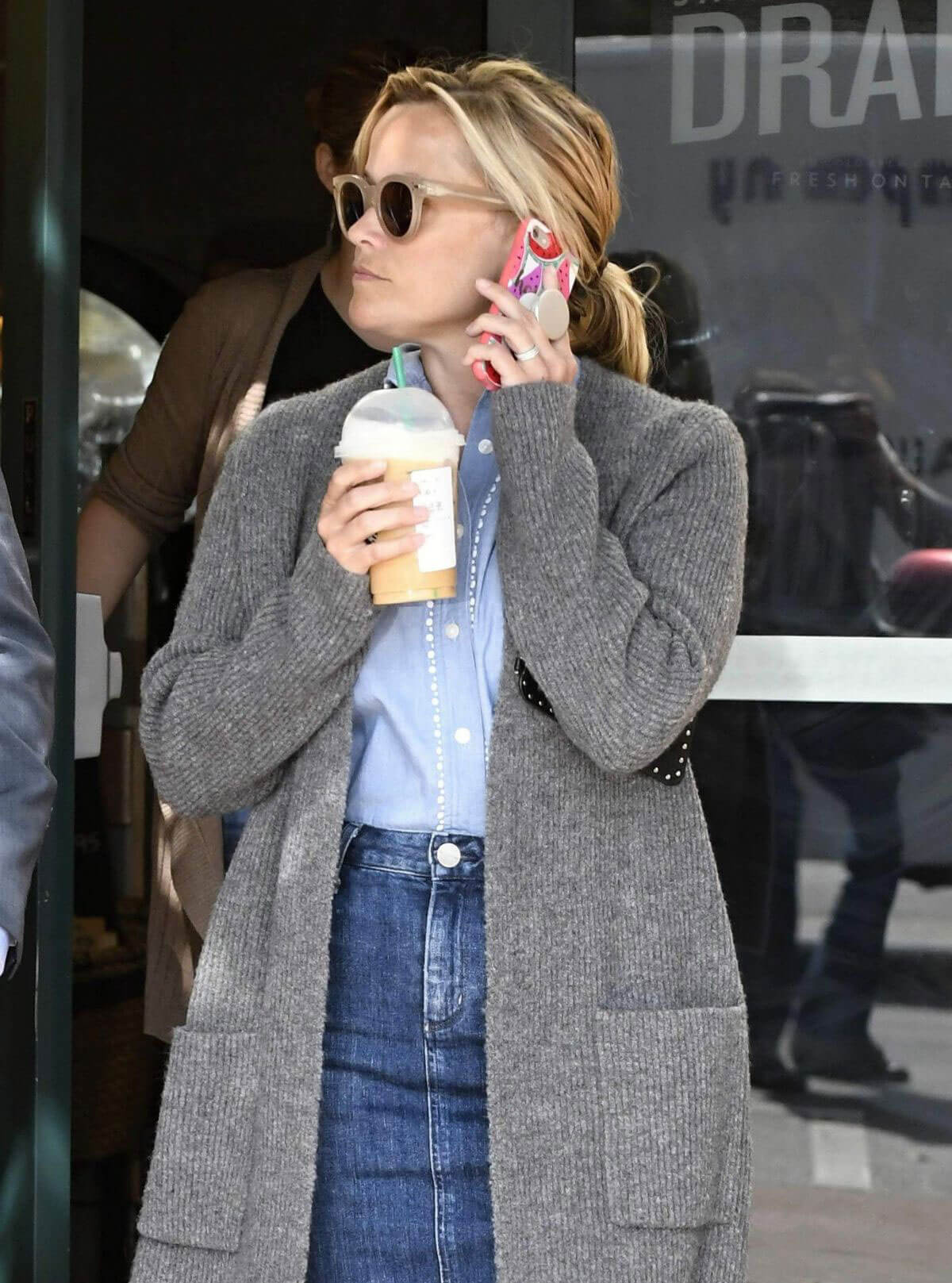 Reese Witherspoon Stills Leaves a Starbucks in Brentwood