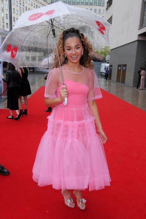 Ella Eyre Stills at 2017 British Academy Television Awards in London 1